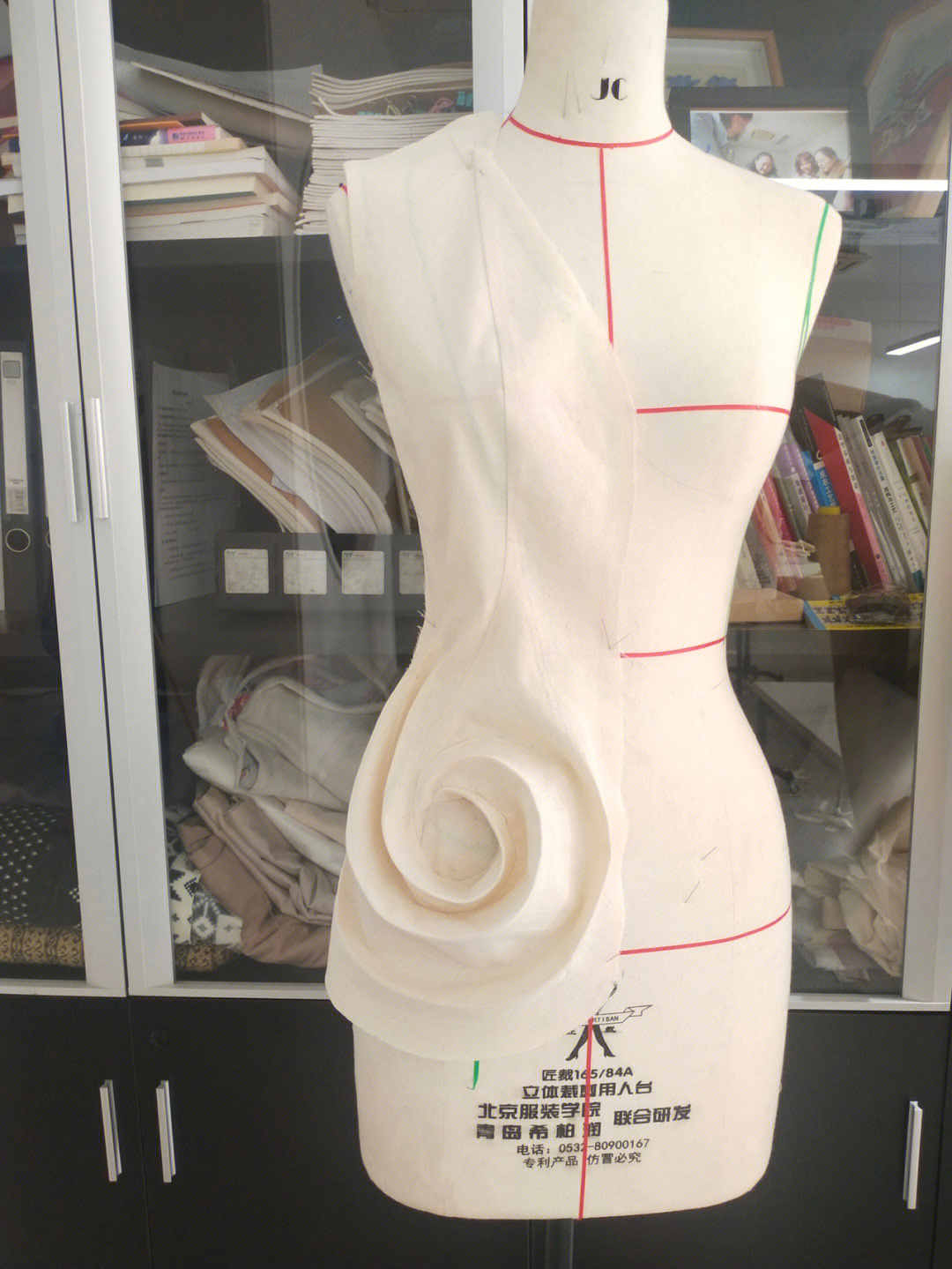 創(chuàng)意立裁與服裝制作 從靈感到成衣的藝術之旅
